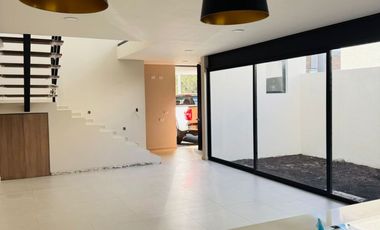 CASA DE AUTOR NUEVA EN VENTA