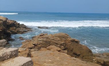 VENTA – OPORTUNIDAD DE INVERSIÓN EN PUNTA BARANDUA, TERRENO FRENTE AL MAR.