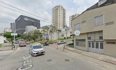 Venta o Permuta Casa en la Circunvalar Pereira / Casa Comercial en Pereira (3 locales 1 apartamento 265 m2) / Recibo Toyota TXL o propiedades Pereira