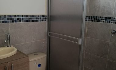 Venta o Permuta Casa en la Circunvalar Pereira / Casa Comercial en Pereira (3 locales 1 apartamento 265 m2) / Recibo Toyota TXL o propiedades Pereira