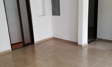 Venta o Permuta Casa en la Circunvalar Pereira / Casa Comercial en Pereira (3 locales 1 apartamento 265 m2) / Recibo Toyota TXL o propiedades Pereira