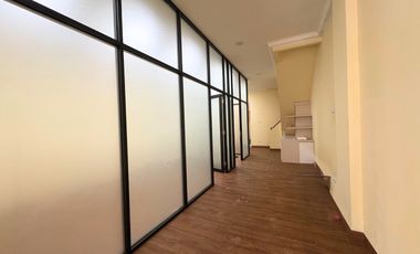 Ruko Eksklusif PIK 75m2 5x15 HGB Semi Furnished Ada Meeting Room Siap Pakai