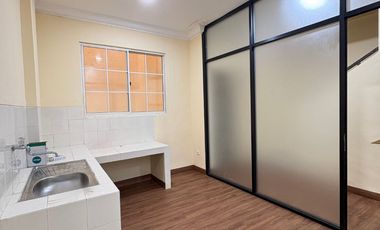 Ruko Eksklusif PIK 75m2 5x15 HGB Semi Furnished Ada Meeting Room Siap Pakai