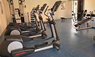 departamento amueblado planta baja, fraccionamiento zirandaro