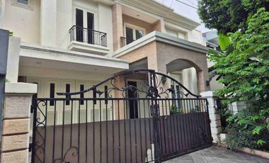 Pondok Indah Rumah Dengan Private Pool