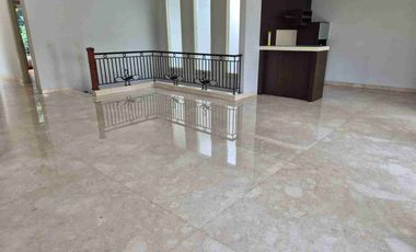 Pondok Indah Rumah Dengan Private Pool