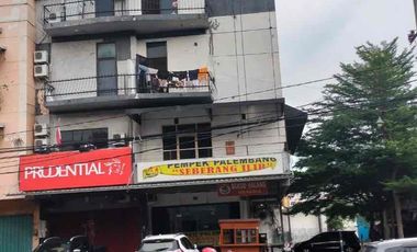 raya ngagel ruko hok  4lt parkir luas