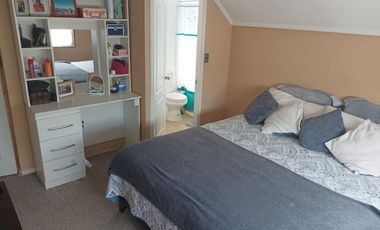 Se vende amplia casa- villa los portones de Linares