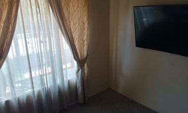 Se vende amplia casa- villa los portones de Linares