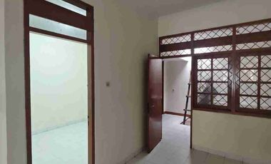 ‎DISEWAKAN RUMAH RAPIH DI KOMPLEK DURI KOSAMBI BARU CENGKARENG JAKARTA BARAT
