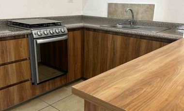 Rento departamento de 2 habitaciones,2 baños, en excelentes condiciones.