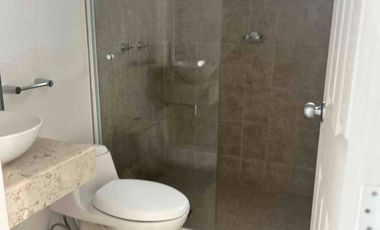 Rento departamento de 2 habitaciones,2 baños, en excelentes condiciones.