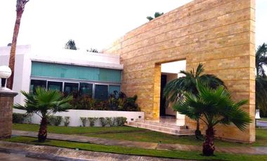 CASA EN VENTA EN CANCÚN, RESIDENCIAL VILLA MAGNA