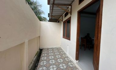 Dijual townhouse jumbo unit ready dalam komplek lokasi dekat Bandara SMB 2
