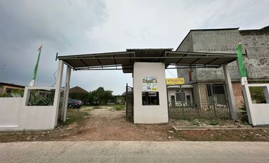 Dijual townhouse jumbo unit ready dalam komplek lokasi dekat Bandara SMB 2