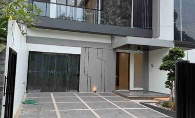 Rumah Mewah 2 Lantai Siap Huni