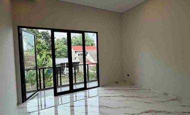 Rumah Mewah 2 Lantai Siap Huni