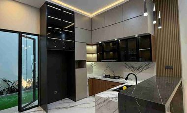 Rumah Mewah 2 Lantai Siap Huni