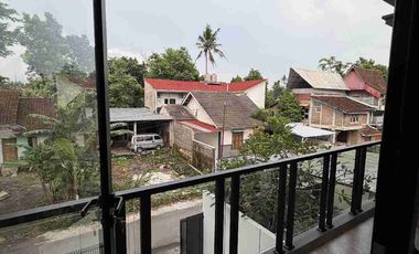 Rumah Mewah 2 Lantai Siap Huni