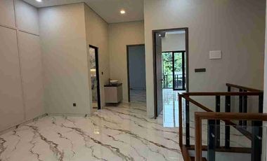 Rumah Mewah 2 Lantai Siap Huni