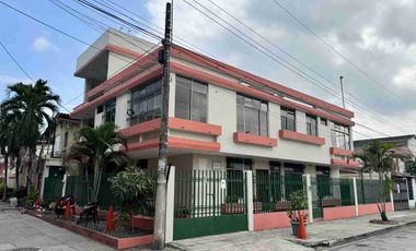 Venta de casa esquinera en Kennedy, cerca al parque