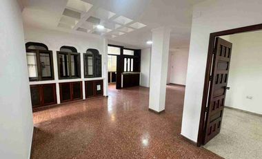 Venta de casa esquinera en Kennedy, cerca al parque