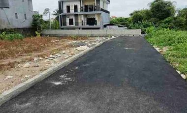 Tanah strategis 1are free pajak padma penatih dkt mall living jl6mtr