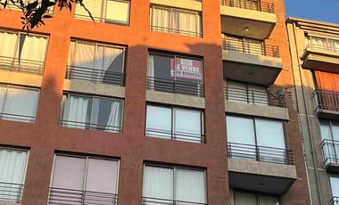 Se vende departamento en Santiago - Barrio Universitario, Metro Toesca. 2 Dormitorios amplios 2 baños.