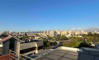 Se vende departamento en Santiago - Barrio Universitario, Metro Toesca. 2 Dormitorios amplios 2 baños.