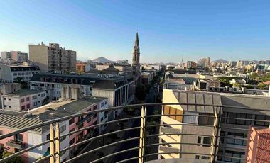 Se vende departamento en Santiago - Barrio Universitario, Metro Toesca. 2 Dormitorios amplios 2 baños.