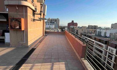 Se vende departamento en Santiago - Barrio Universitario, Metro Toesca. 2 Dormitorios amplios 2 baños.