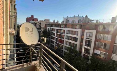 Se vende departamento en Santiago - Barrio Universitario, Metro Toesca. 2 Dormitorios amplios 2 baños.