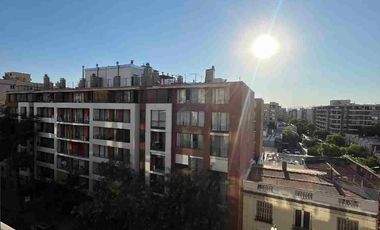 Se vende departamento en Santiago - Barrio Universitario, Metro Toesca. 2 Dormitorios amplios 2 baños.