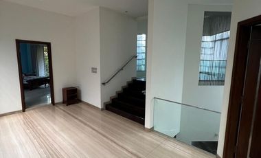 RUMAH PAKUWON INDAH  Listrik 16500 watt * Indoor swimming pool