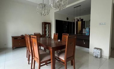 RUMAH PAKUWON INDAH  Listrik 16500 watt * Indoor swimming pool