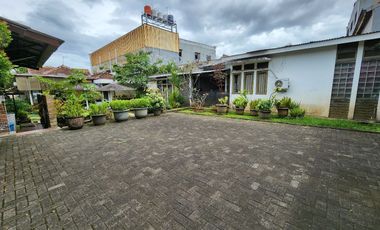 Dijual CepatRumah Luas Asri Siap Huni di Jalan Pahlawan Kota Bandung