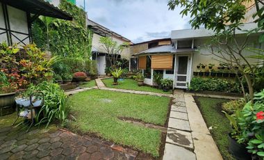 Dijual CepatRumah Luas Asri Siap Huni di Jalan Pahlawan Kota Bandung