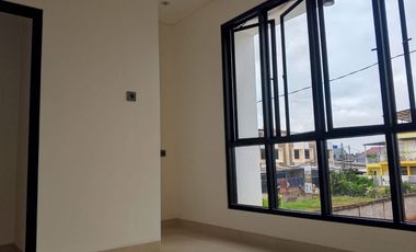 RUMAH BARU CANTIK DALAM CLUSTER SEBELAH GREEN LAKE CITY DURI KOSAMBI - OASIS KAVLING E