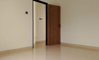 RUMAH BARU CANTIK DALAM CLUSTER SEBELAH GREEN LAKE CITY DURI KOSAMBI - OASIS KAVLING E