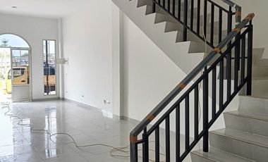 Disewakan Ruko 3 Lantai di PIK Ebony golf Hadap jalan raya