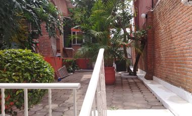 JUNTO AL RIO $6200,000. 2 RECÁMARAS EN UN NIVEL Y LA TERCERA RECAMARA POR FUERA.