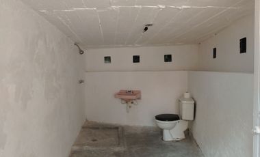 JUNTO AL RIO $6200,000. 2 RECÁMARAS EN UN NIVEL Y LA TERCERA RECAMARA POR FUERA.