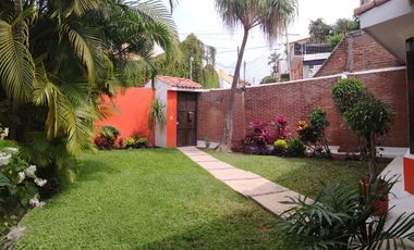 JUNTO AL RIO $6200,000. 2 RECÁMARAS EN UN NIVEL Y LA TERCERA RECAMARA POR FUERA.