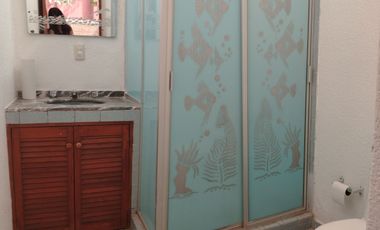 JUNTO AL RIO $6200,000. 2 RECÁMARAS EN UN NIVEL Y LA TERCERA RECAMARA POR FUERA.