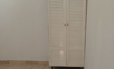 JUNTO AL RIO $6200,000. 2 RECÁMARAS EN UN NIVEL Y LA TERCERA RECAMARA POR FUERA.