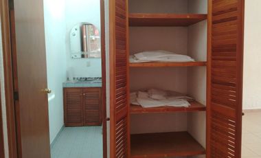 JUNTO AL RIO $6200,000. 2 RECÁMARAS EN UN NIVEL Y LA TERCERA RECAMARA POR FUERA.