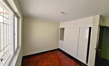 VENTA DE CASA 224M2, EN ZONA EXCLUSIVA DE PESCASEROLLI TACNA.