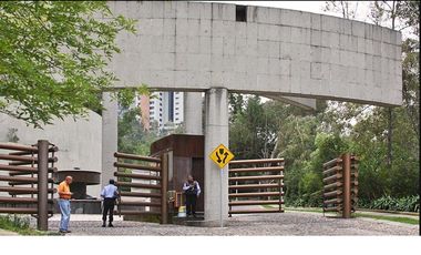 Venta TERRENO 446m2 en Fracc Lomas del Rio Herradura, Bosque Minas, Edo México