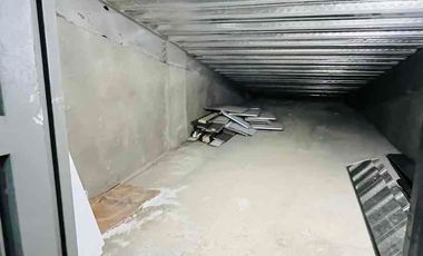 Vendo Oficina en Pinares con parqueadero propio en sótano y cuarto útil