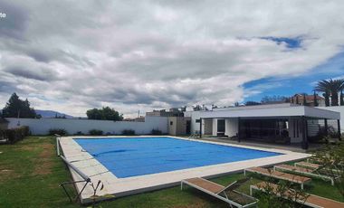 Se renta casa amplia por estrenar en Puembo
